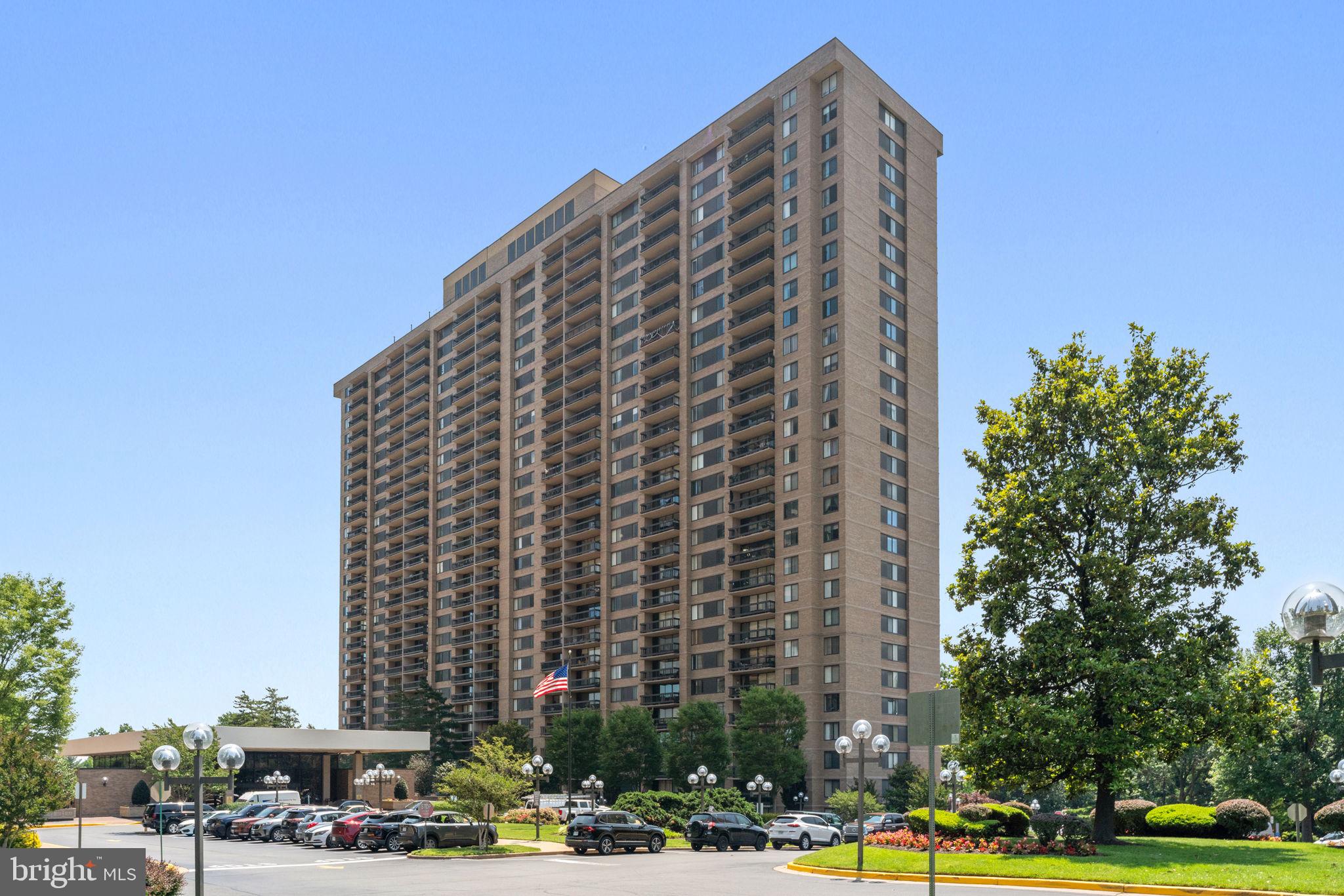 SKYLINE PLAZA - Residential