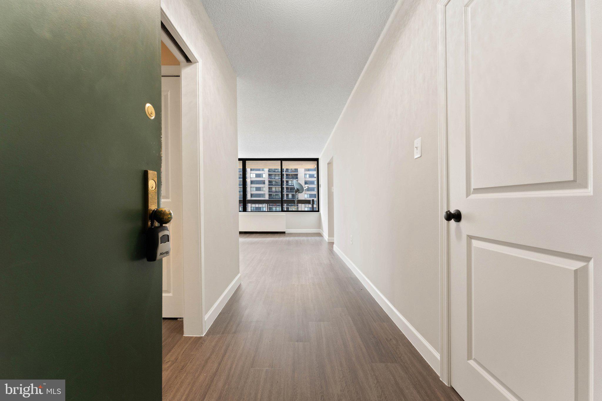 SKYLINE PLAZA - Residential