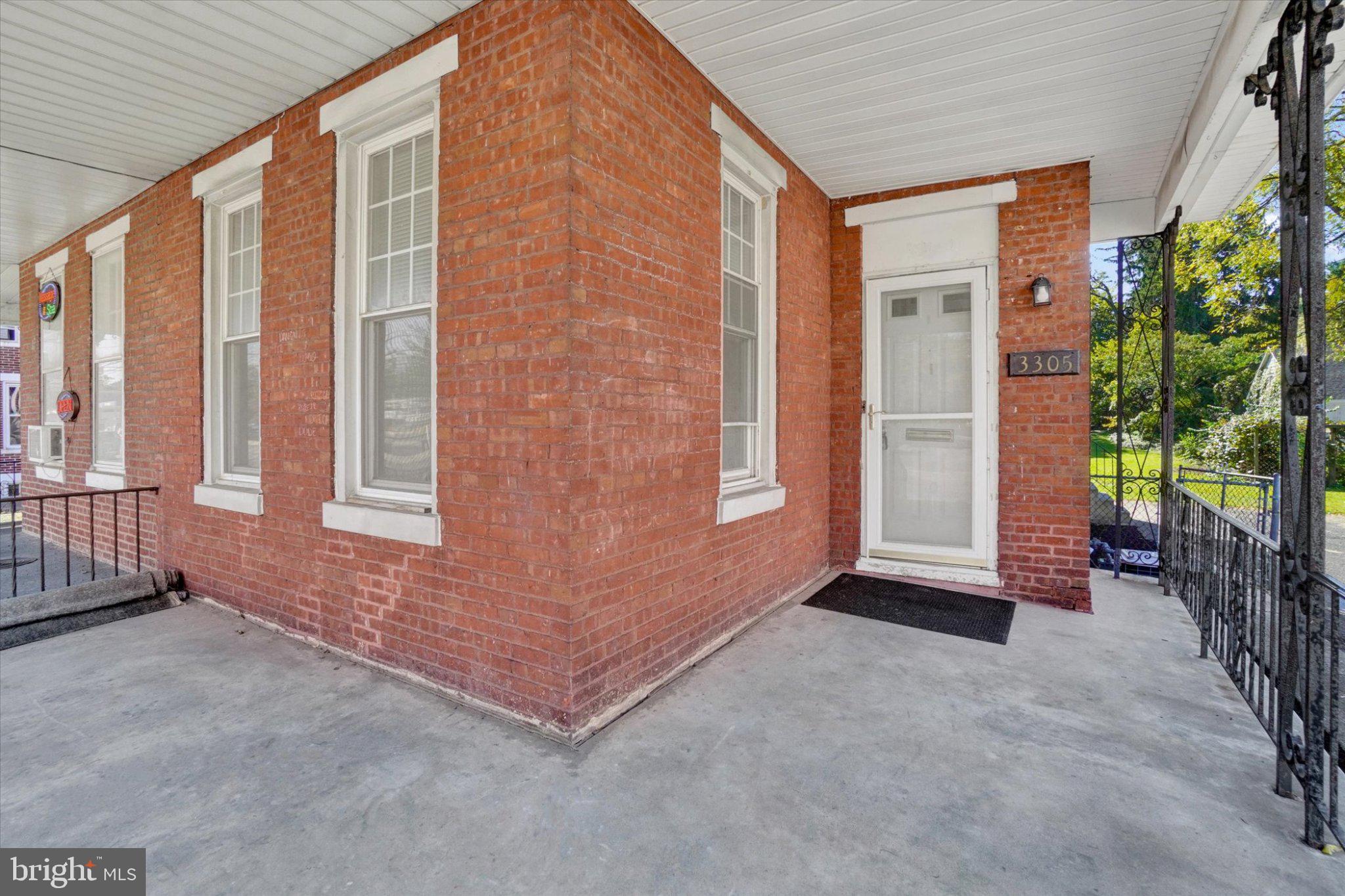 3305 MARKET STREET