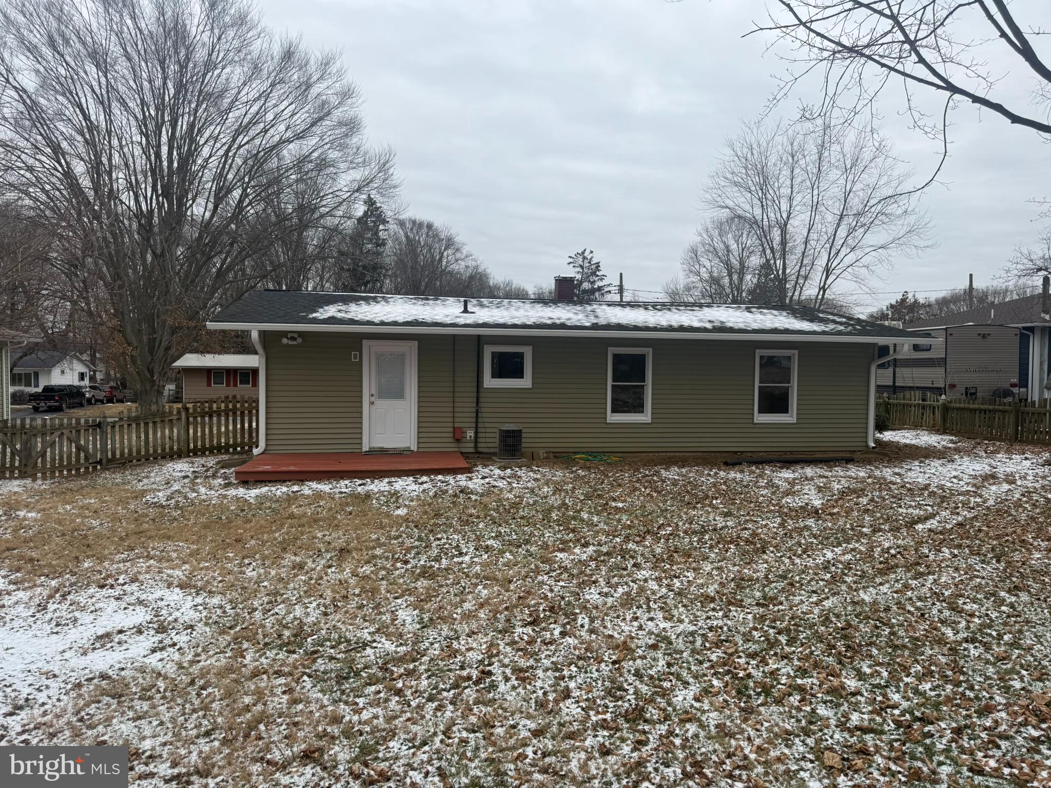 INGLESIDE - Residential Lease