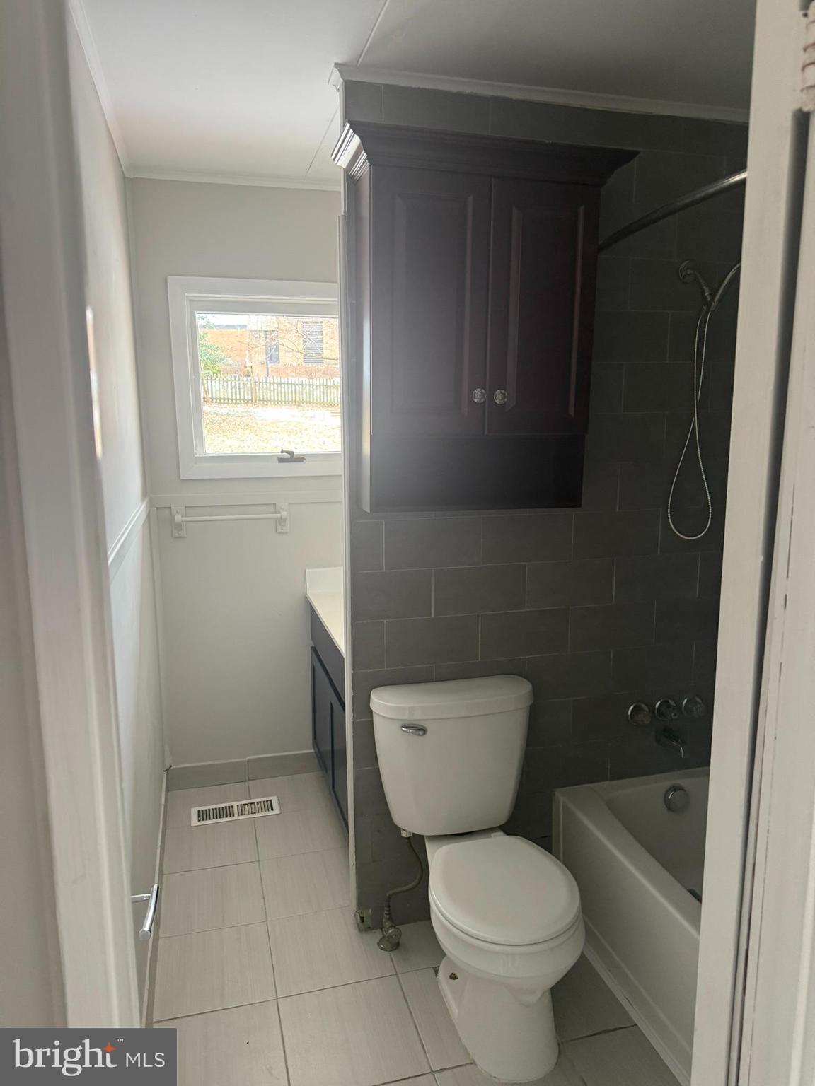 INGLESIDE - Residential Lease