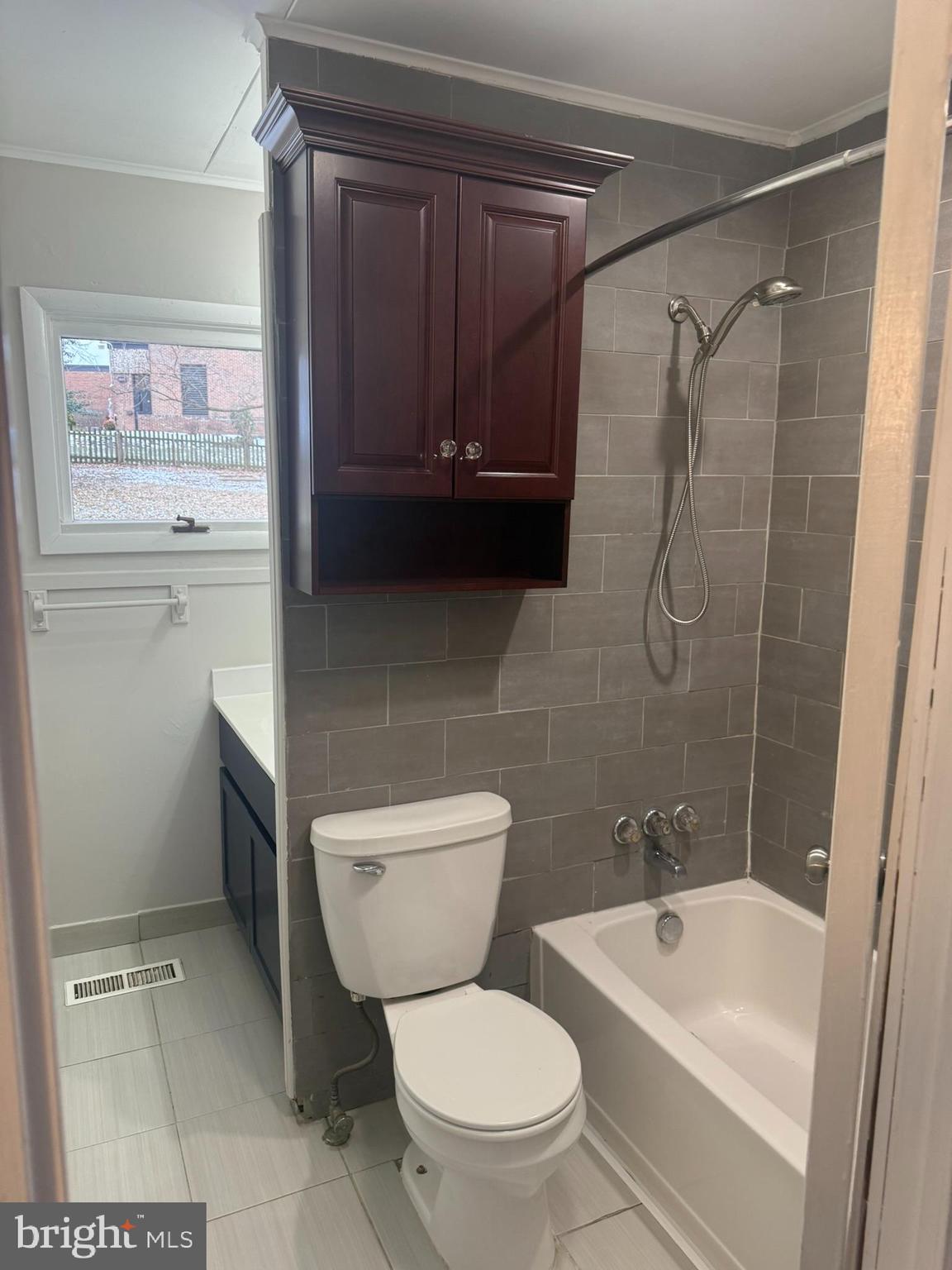 INGLESIDE - Residential Lease