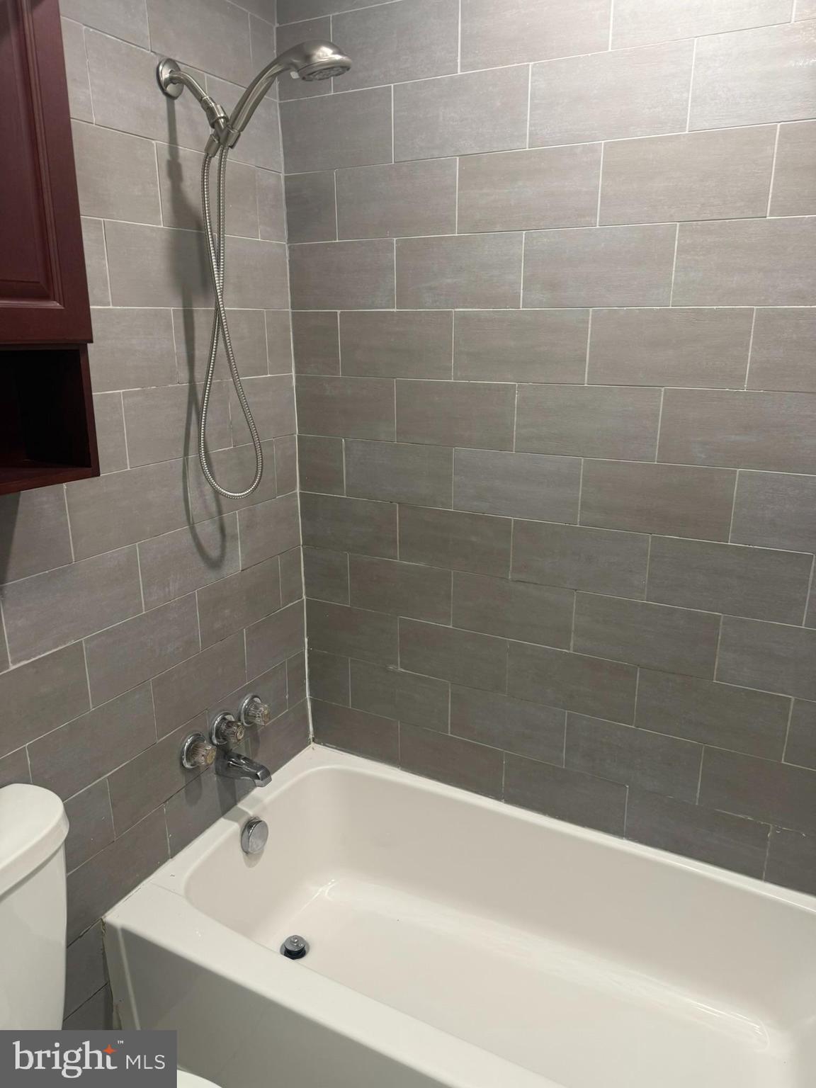 INGLESIDE - Residential Lease