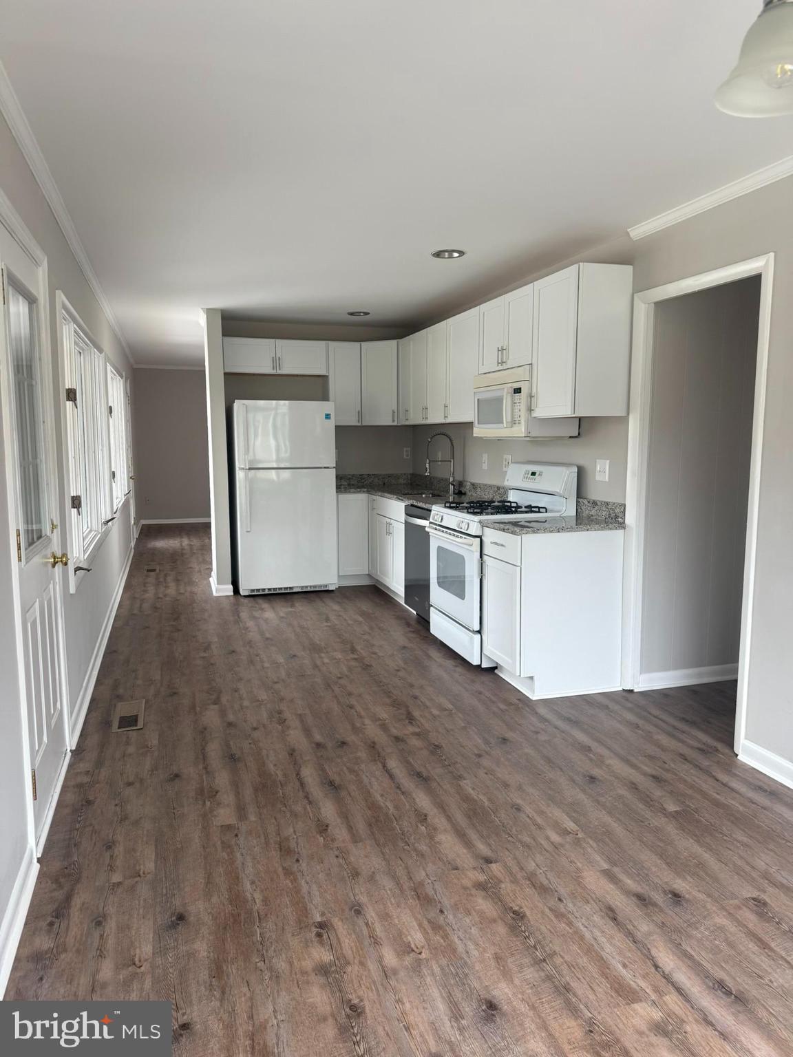 INGLESIDE - Residential Lease