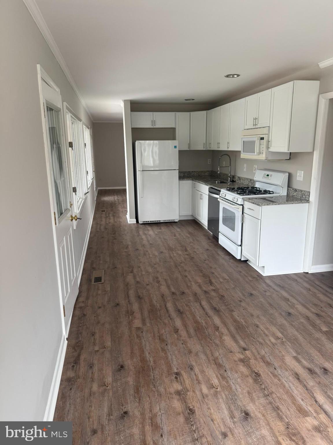 INGLESIDE - Residential Lease