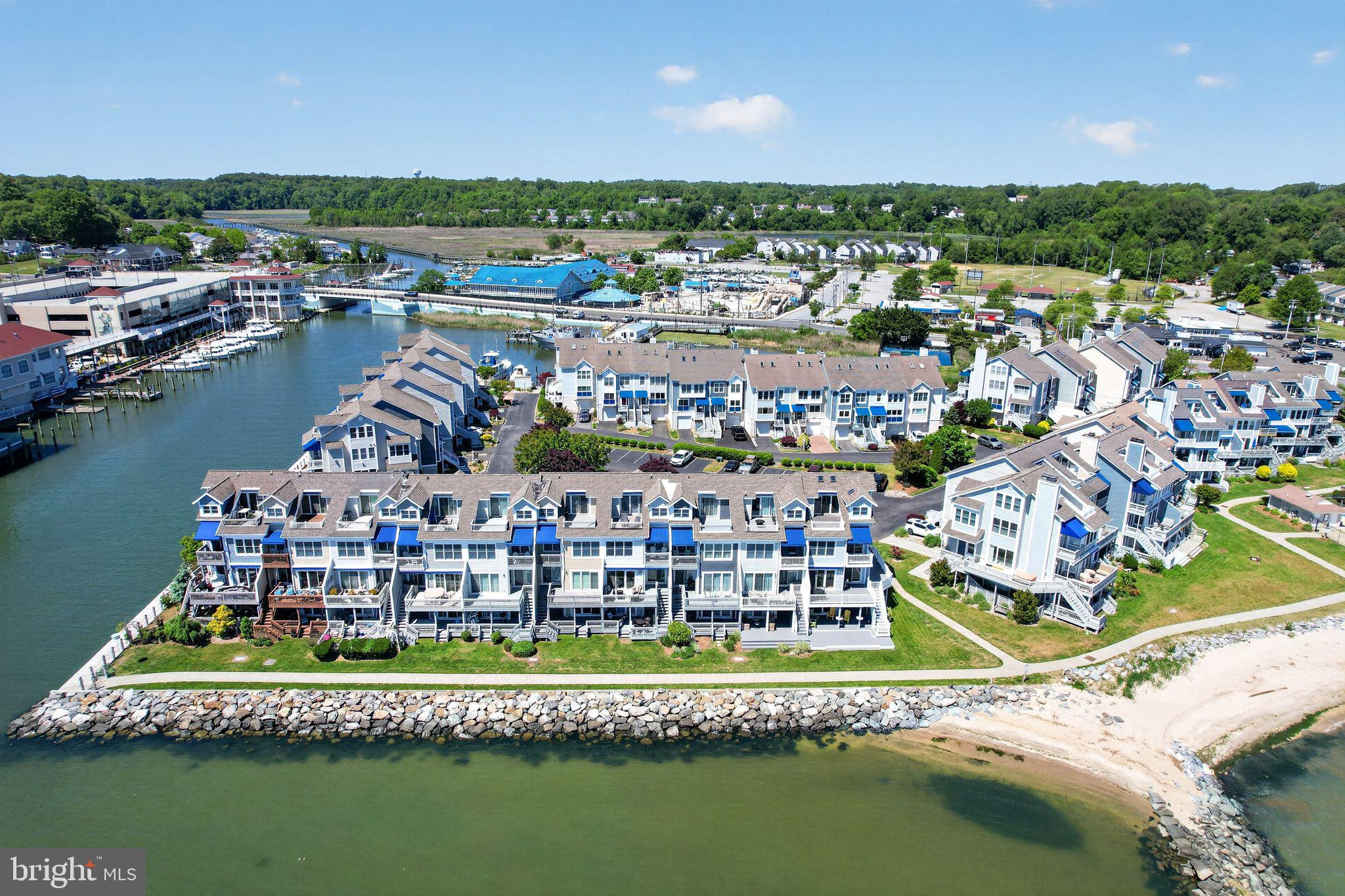 WINDWARD KEY - Residential