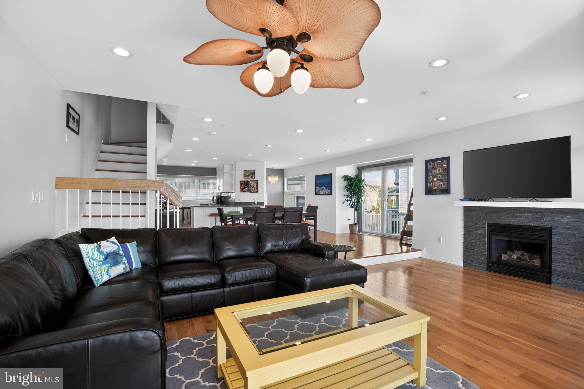 WINDWARD KEY - Residential