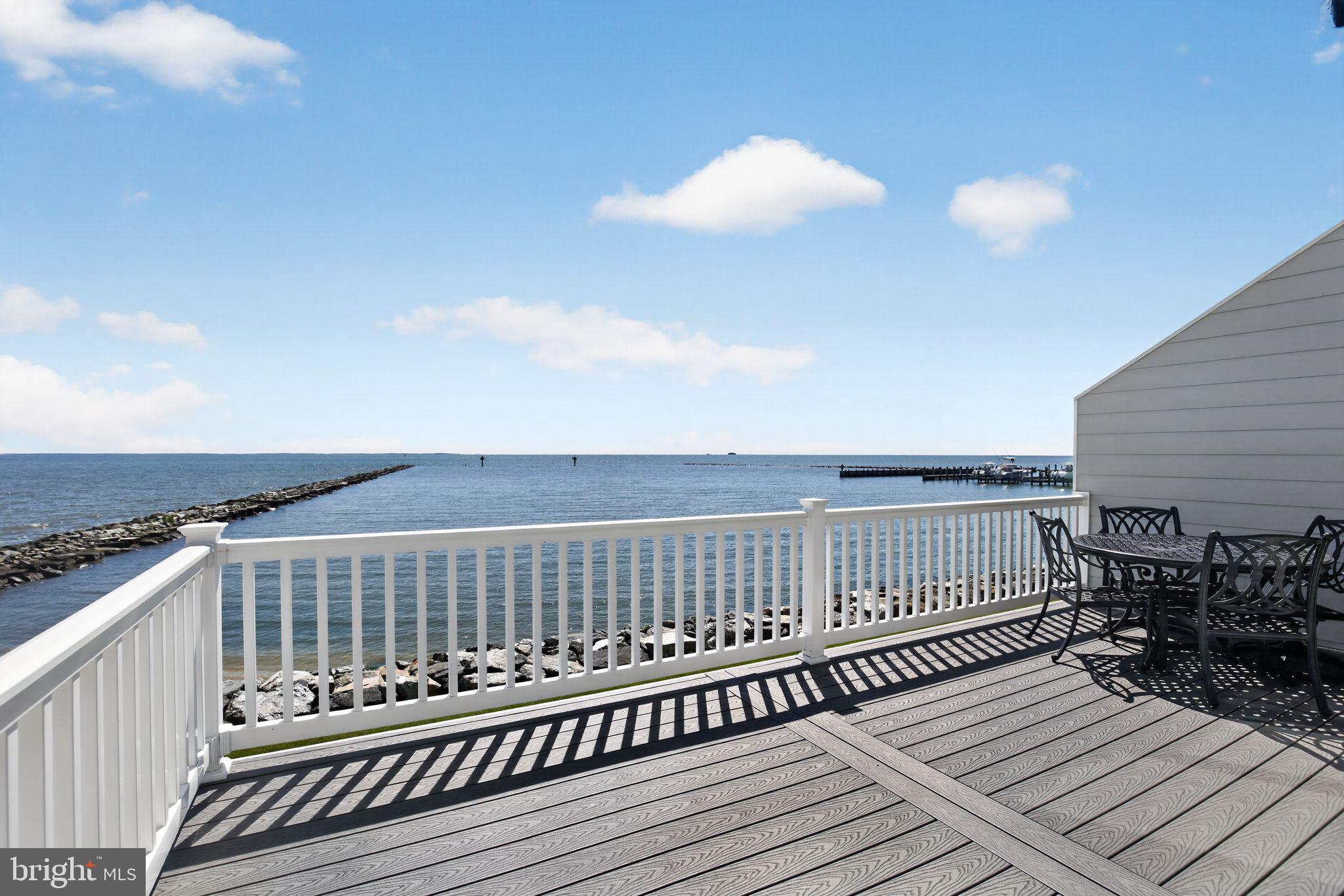 WINDWARD KEY - Residential