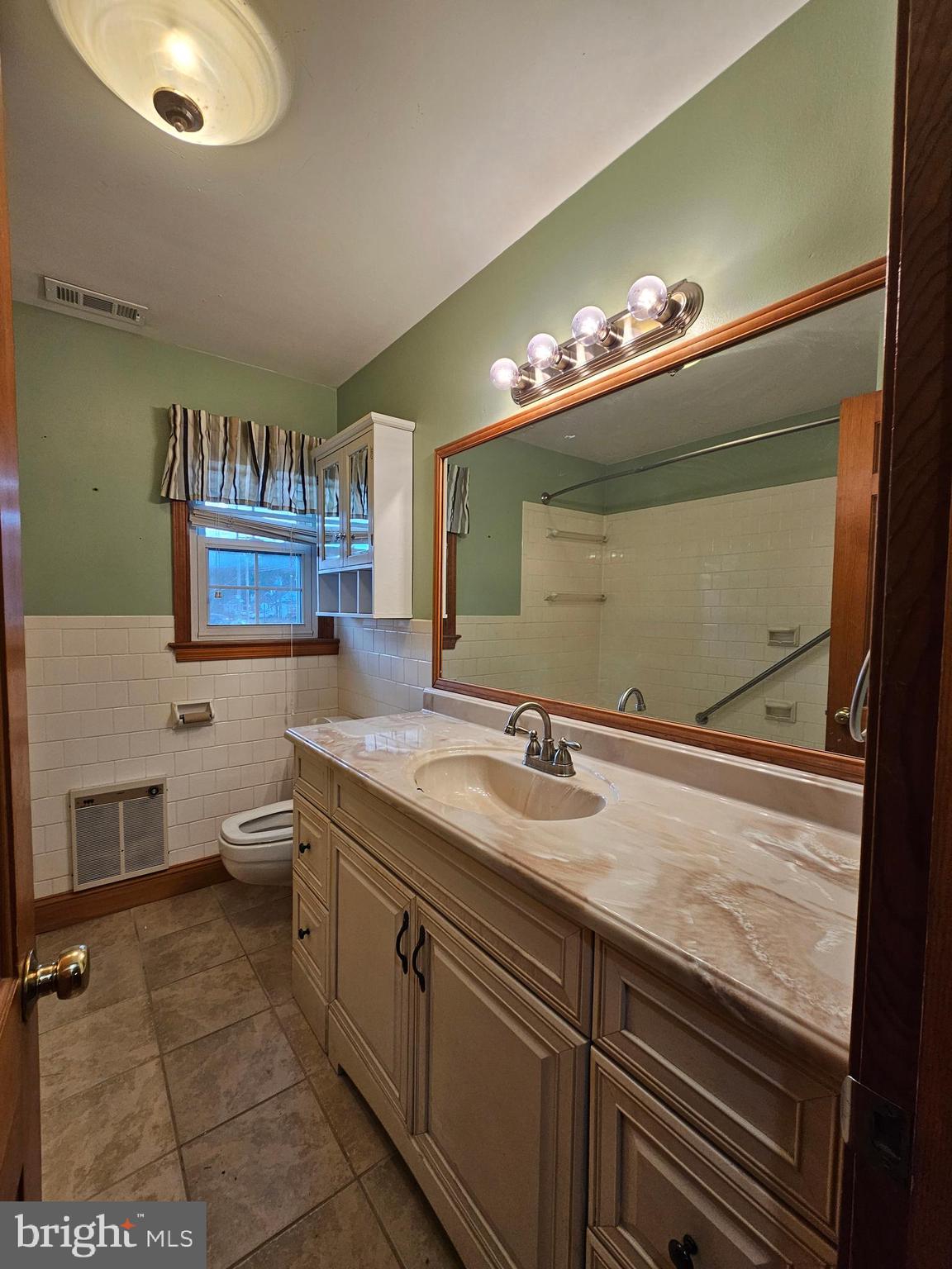 FRONT ROYAL - Residential Lease