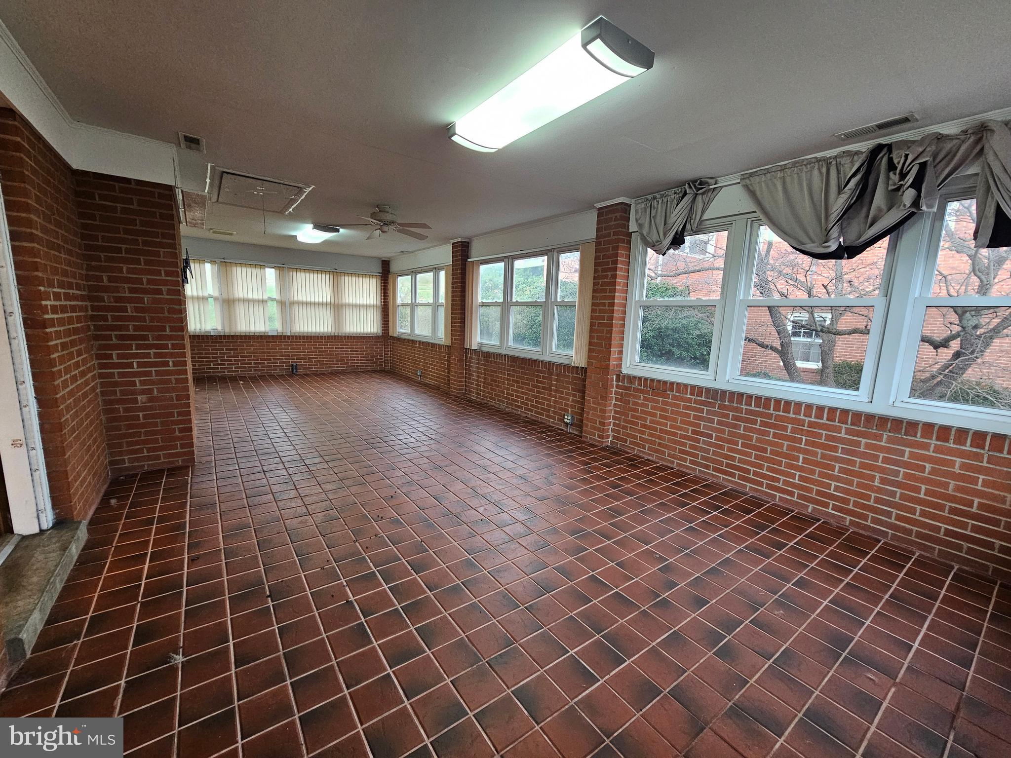 FRONT ROYAL - Residential Lease