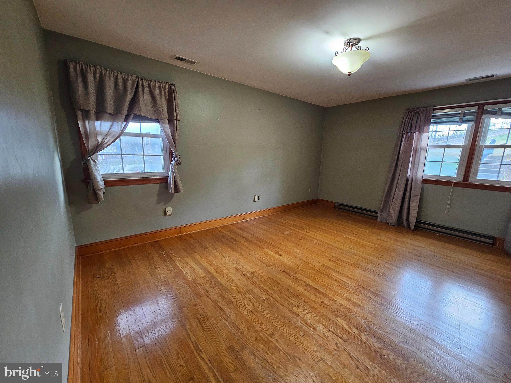 FRONT ROYAL - Residential Lease