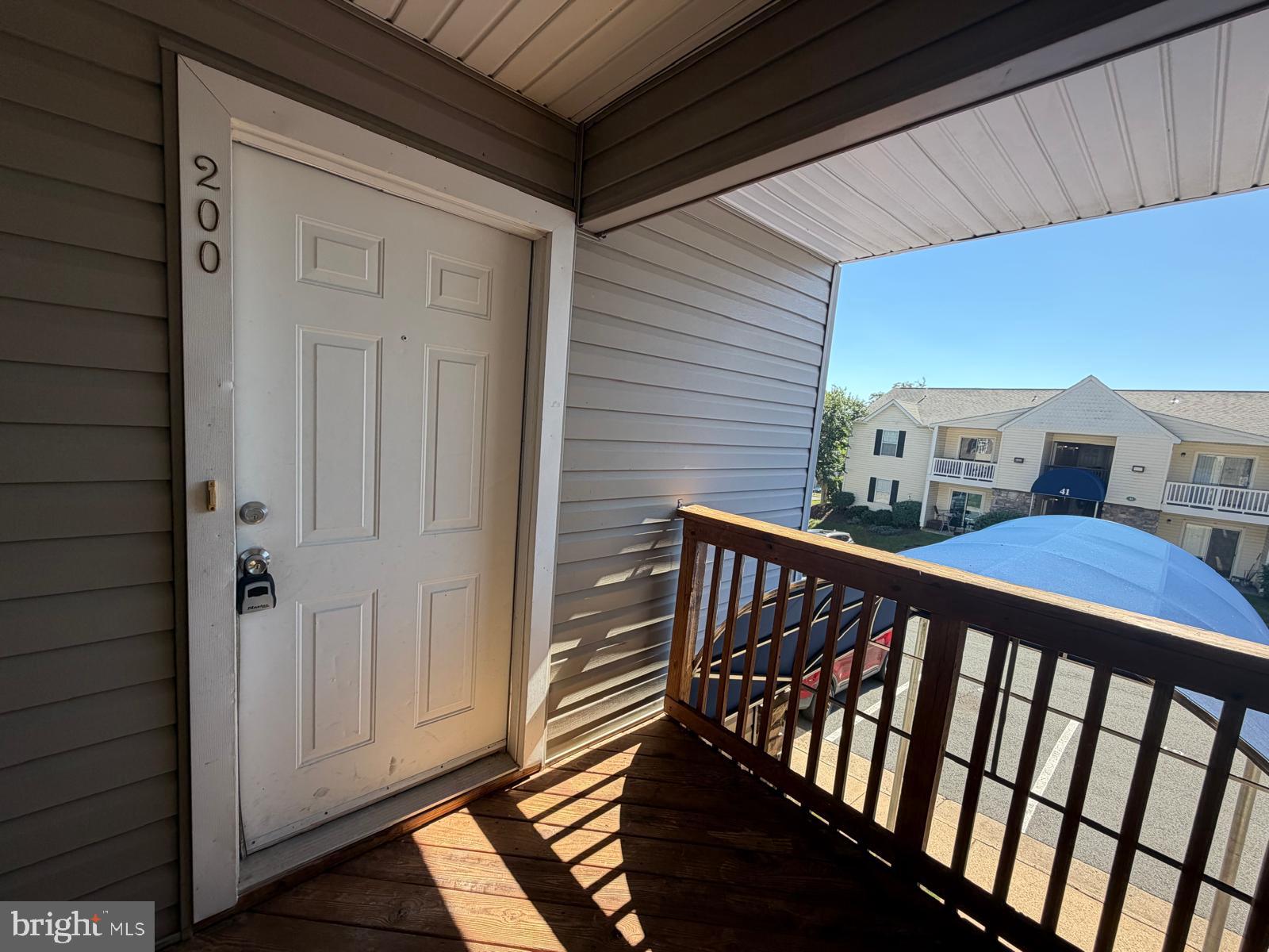40 SMOKEWOOD COURT 200