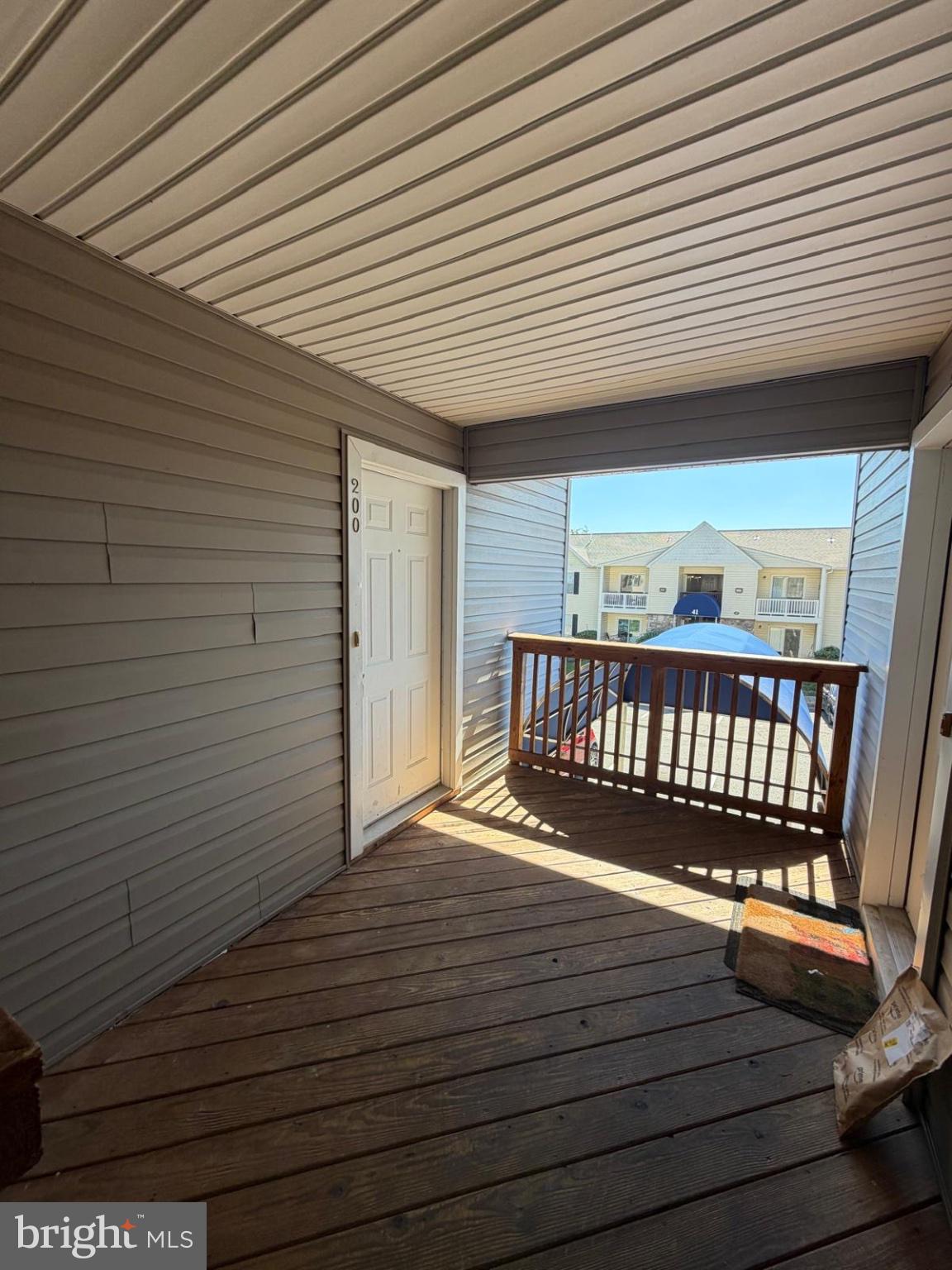 40 SMOKEWOOD COURT 200