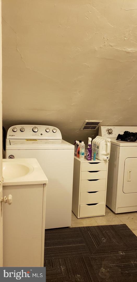 CENTER CITY - Residential Lease