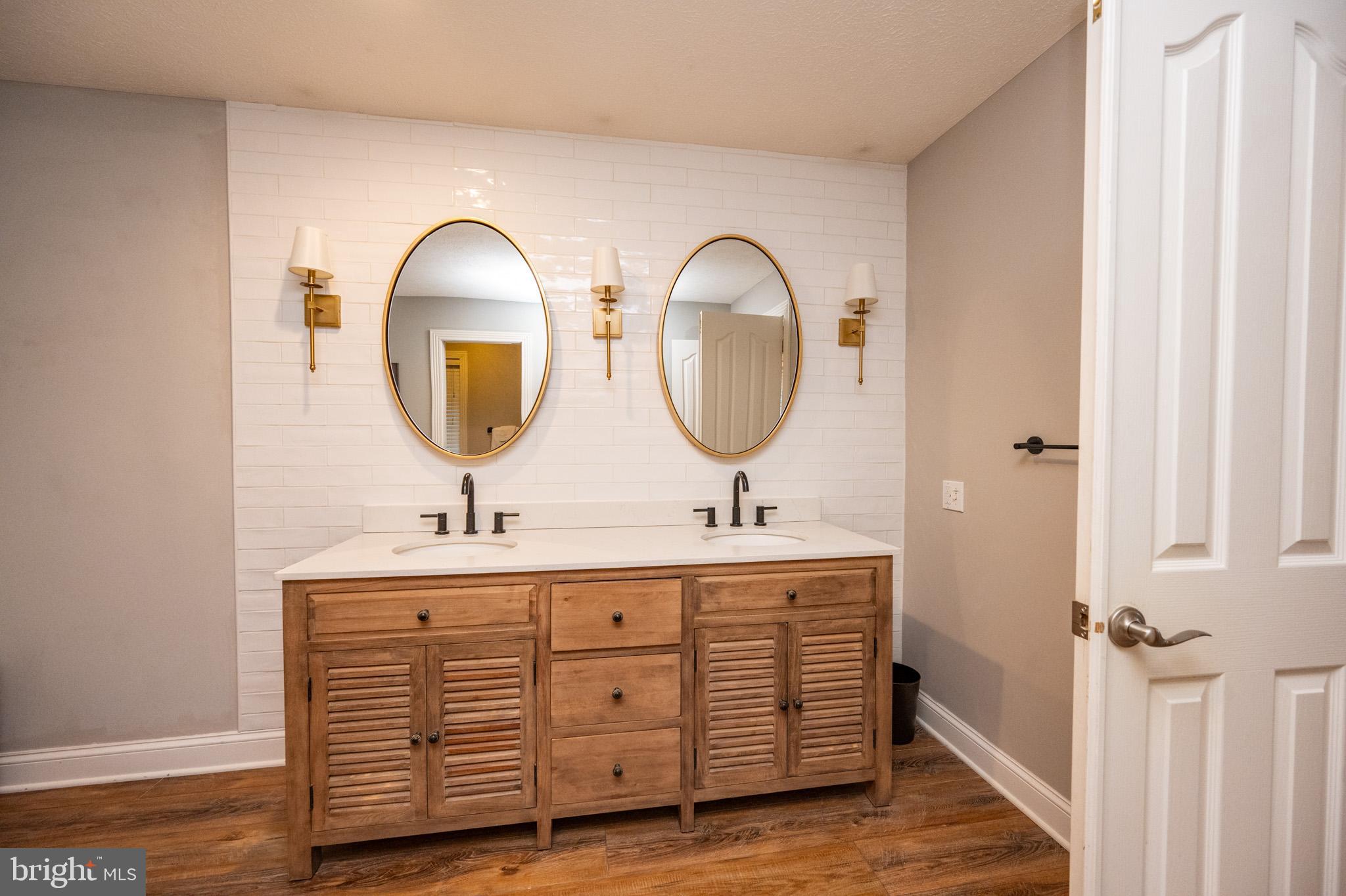 ALPINE VILLAGE - Residential