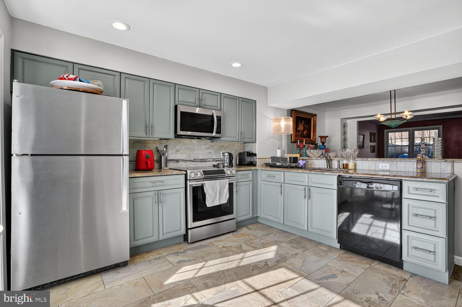 HALLCREST HEIGHTS - Residential