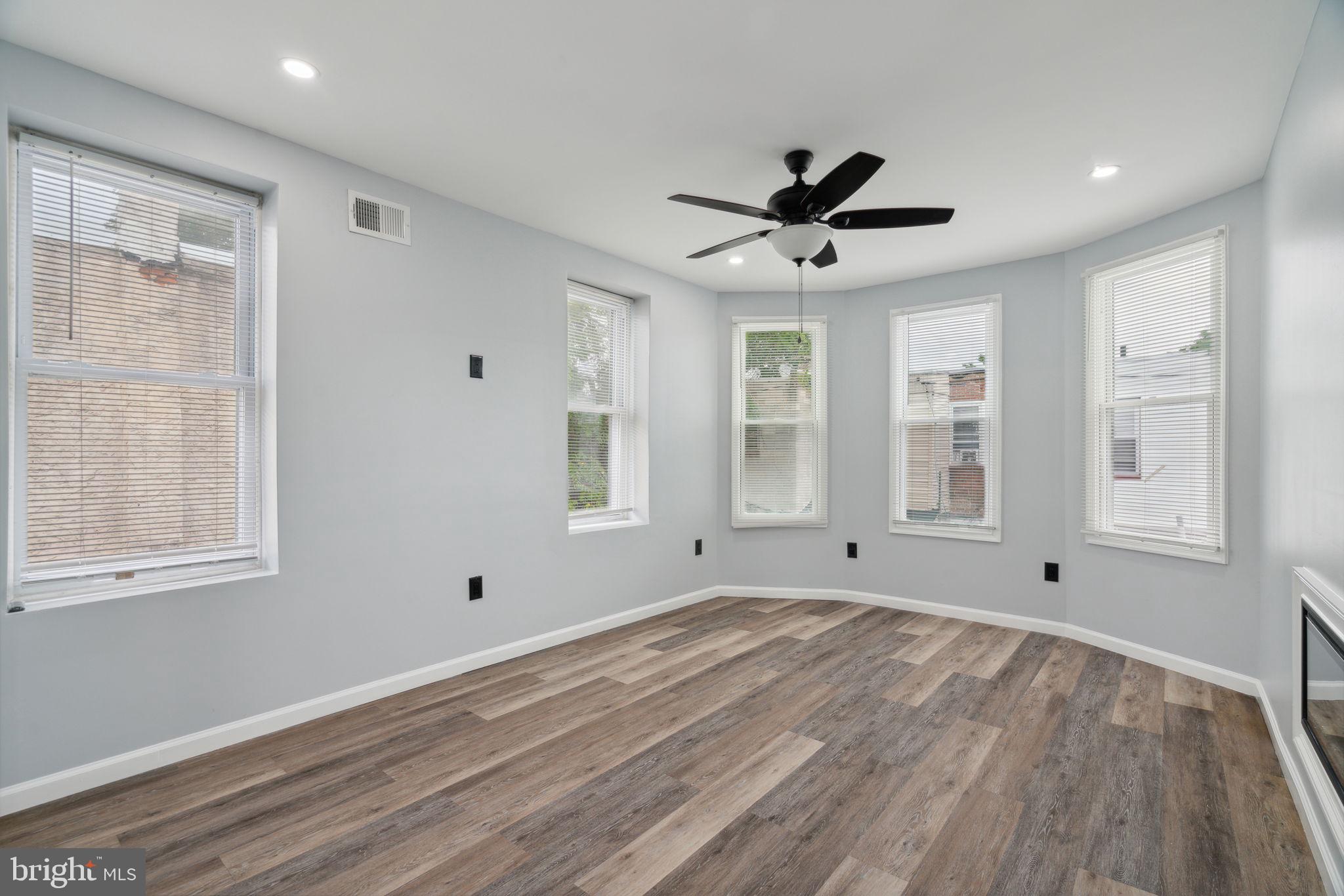 MILL CREEK - Residential