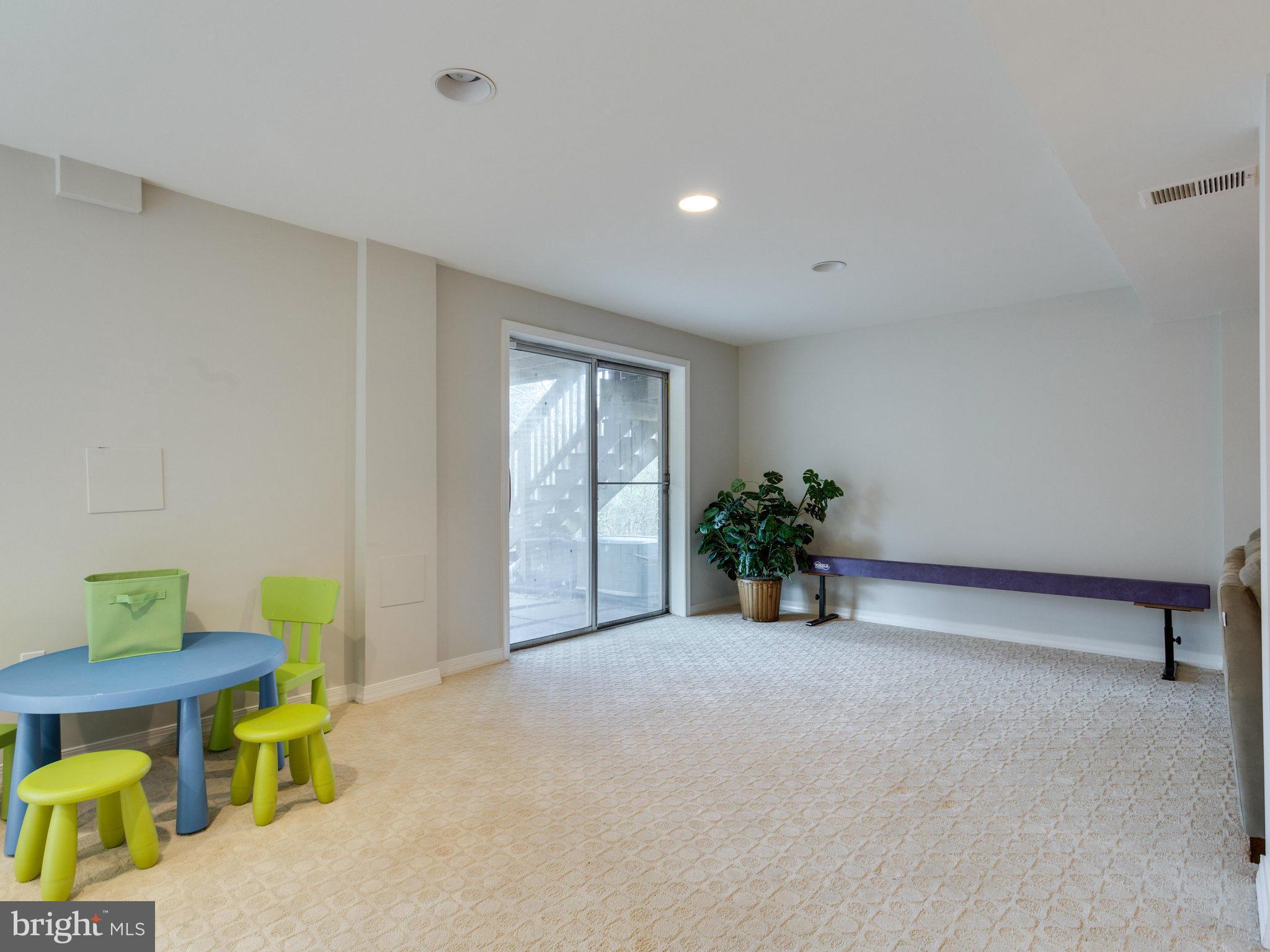 WOLF TRAP WOODS - Residential