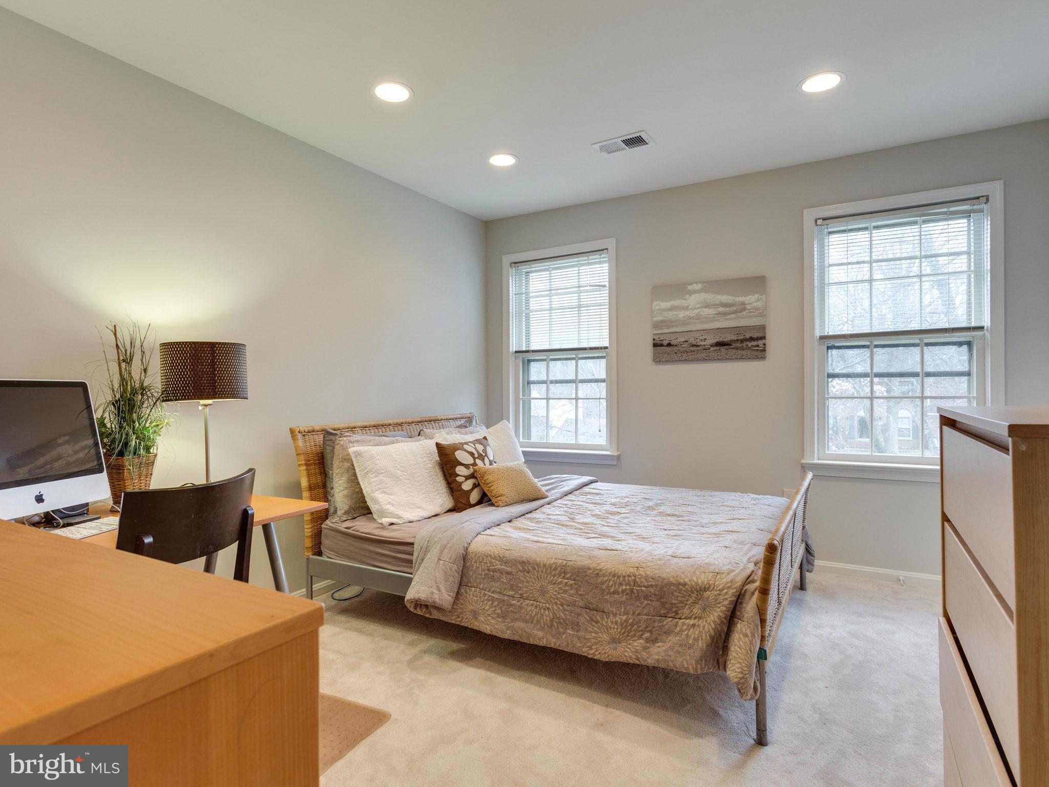 WOLF TRAP WOODS - Residential