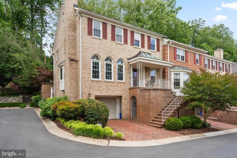 Townhouse For Sale - 8015 Quarry Ridge Way<br/> BETHESDA, MD 20817
