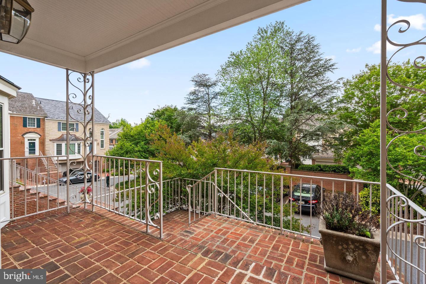 8015 QUARRY RIDGE WAY