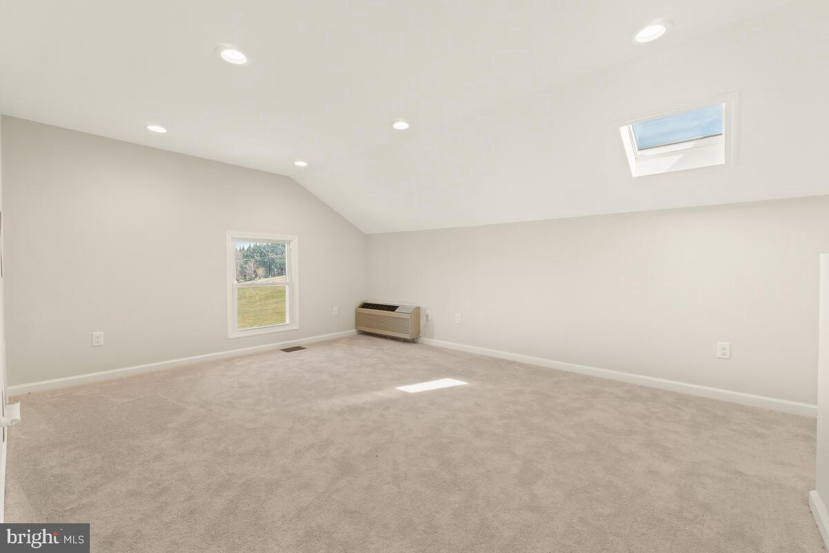 MAPLEVILLE - Residential