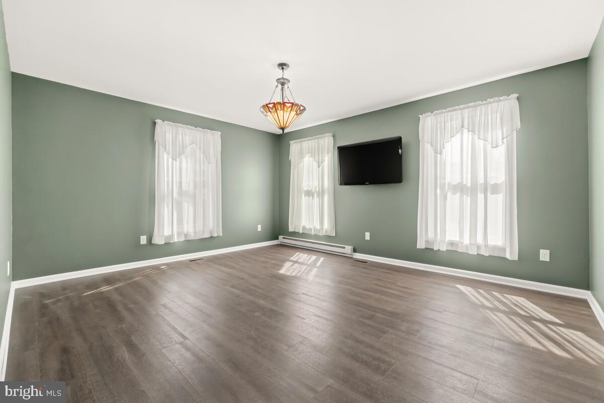 MAPLEVILLE - Residential