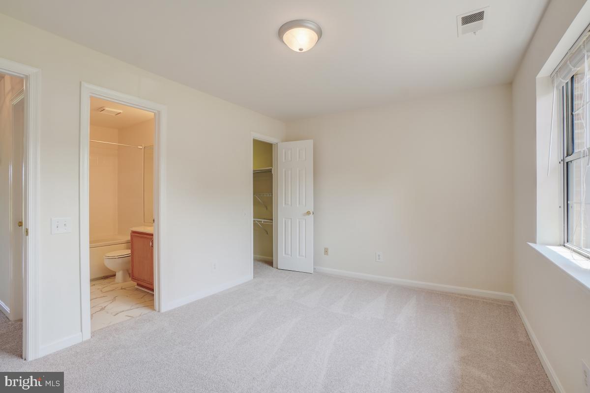 BULL RUN CONDO - Residential