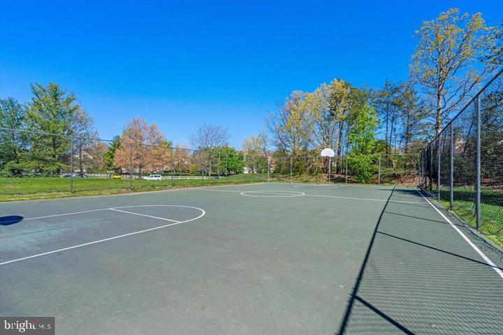 BULL RUN CONDO - Residential