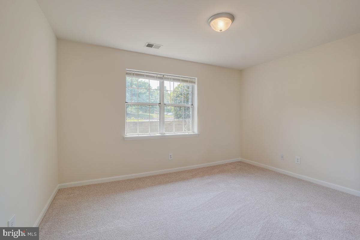 BULL RUN CONDO - Residential