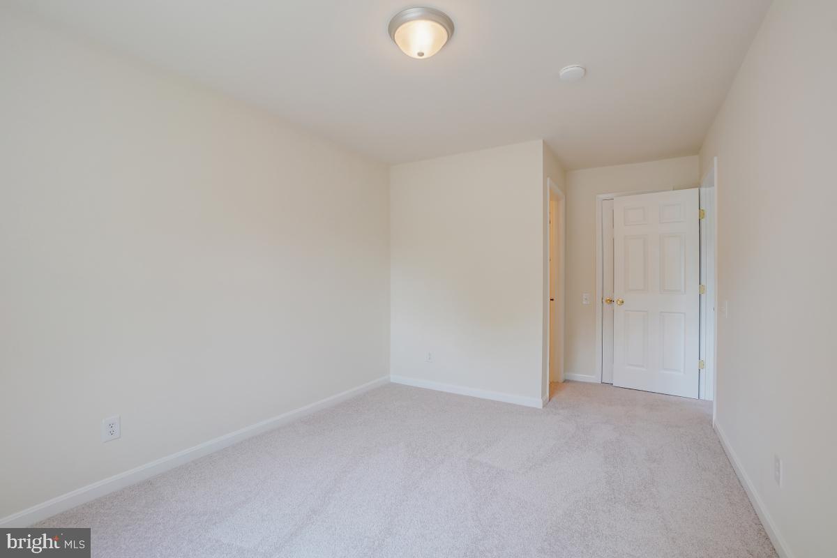 BULL RUN CONDO - Residential