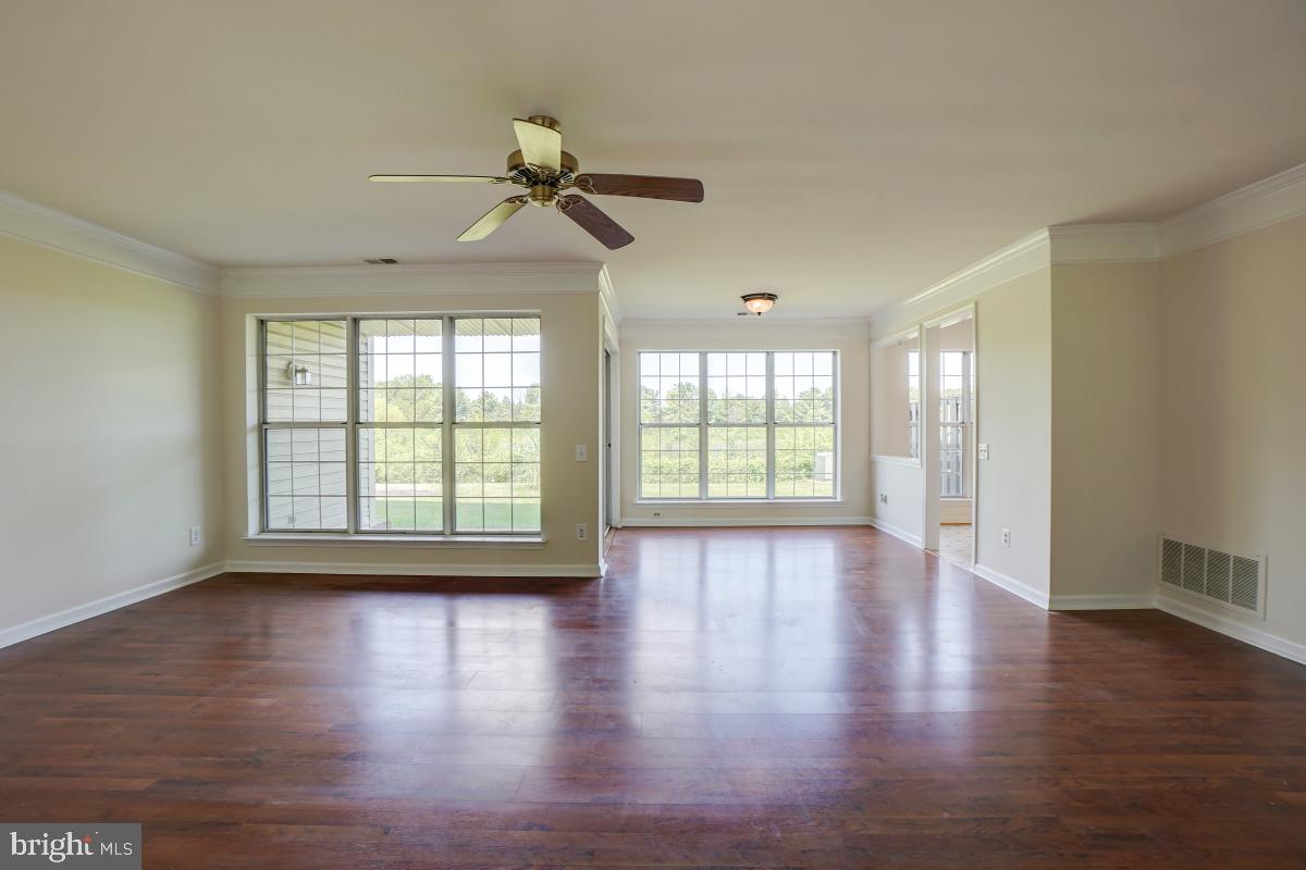 BULL RUN CONDO - Residential