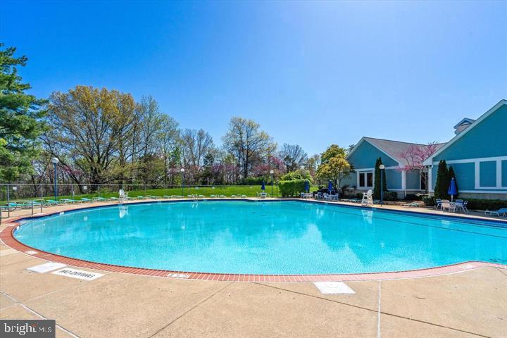 BULL RUN CONDO - Residential