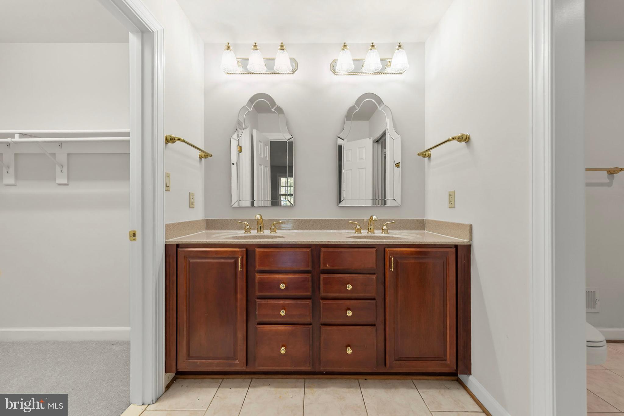 BROOKNEILL - Residential