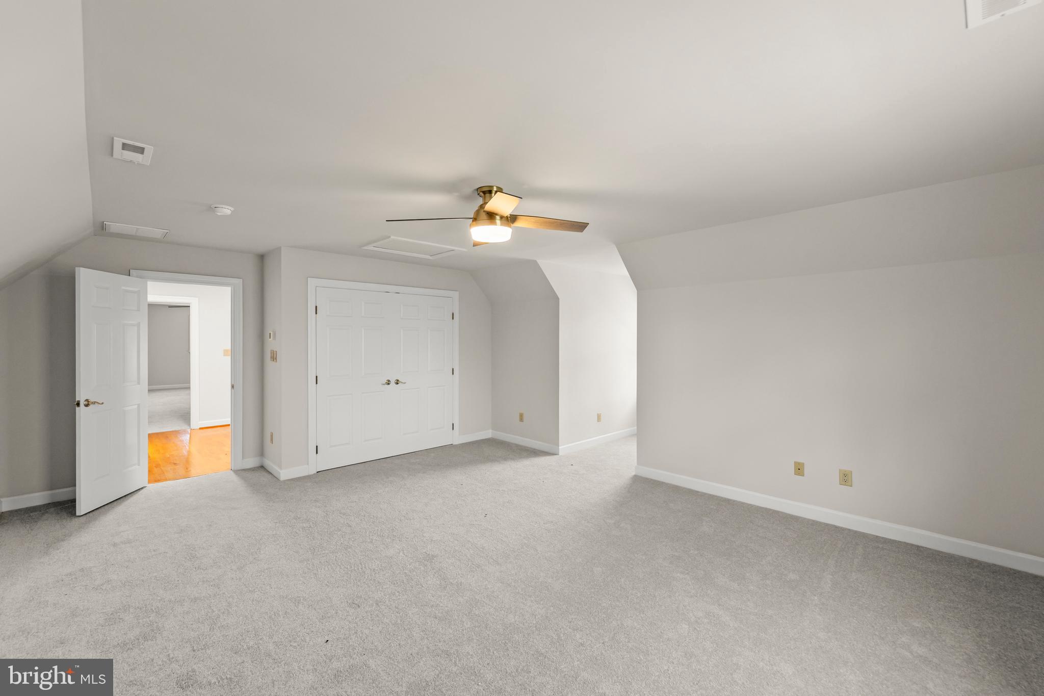 BROOKNEILL - Residential