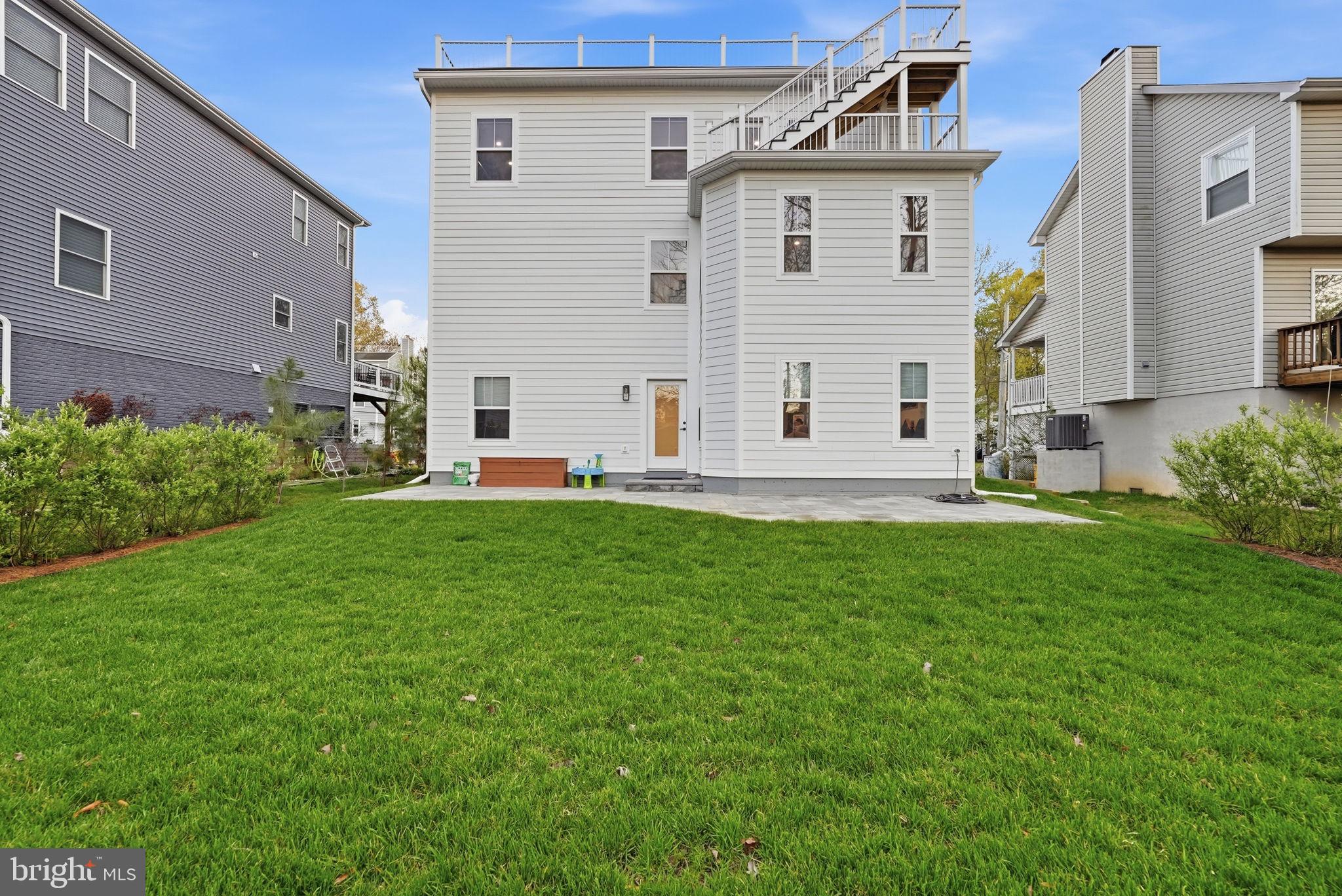 ARUNDEL ON THE BAY - Residential