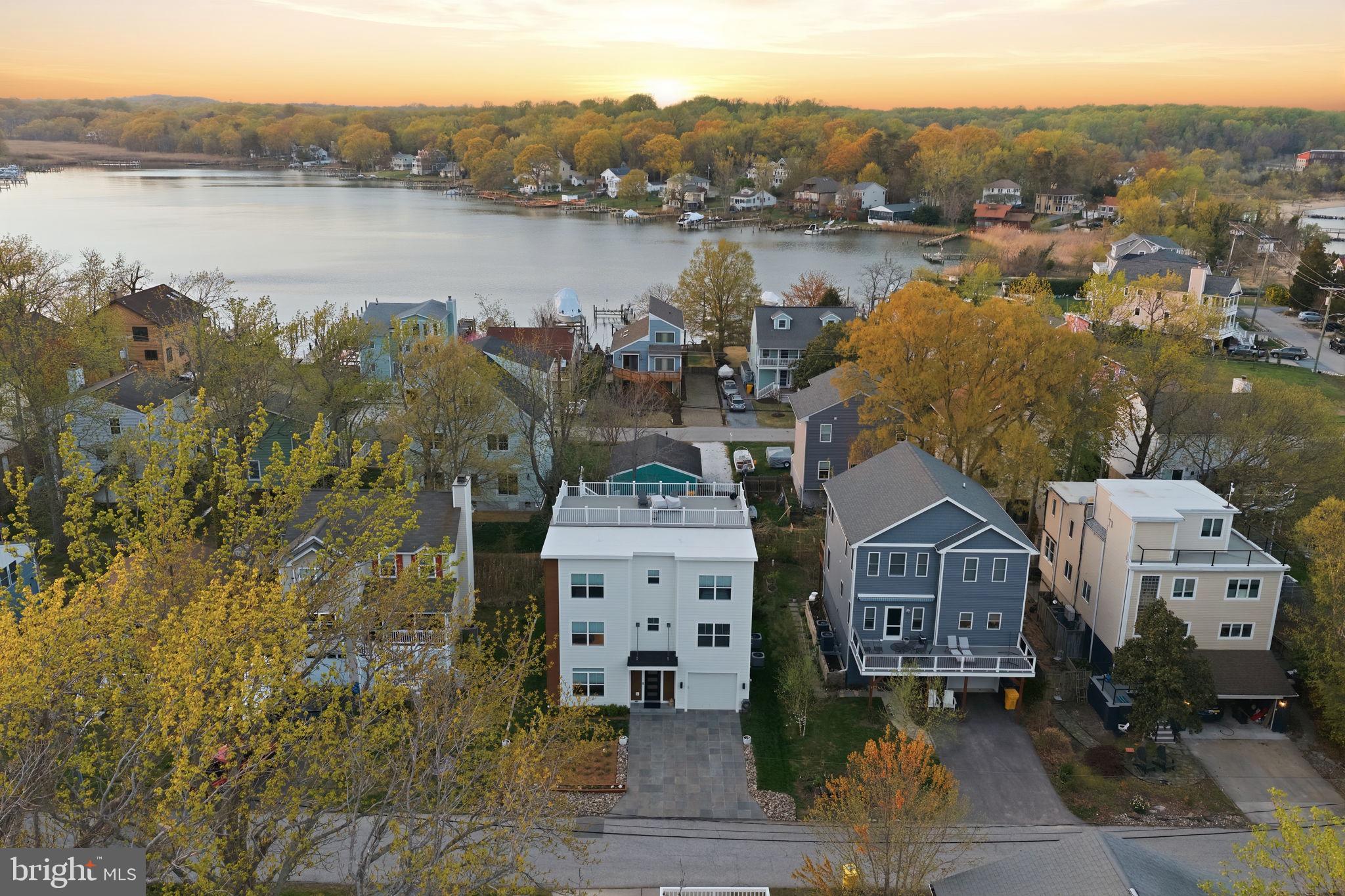 ARUNDEL ON THE BAY - Residential