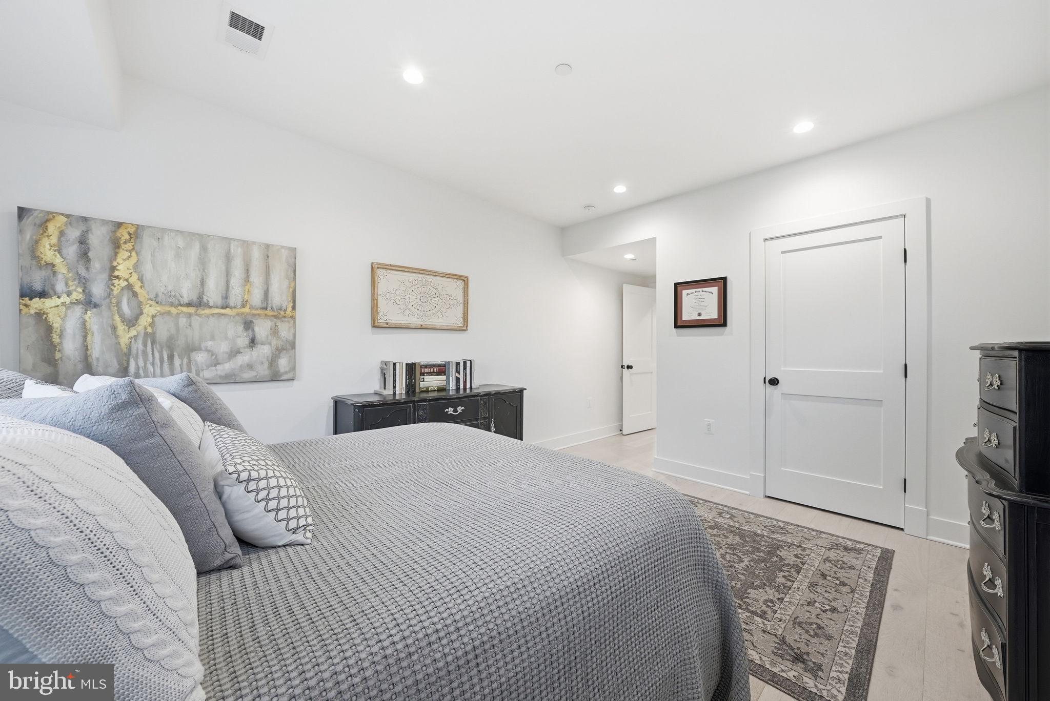 ARUNDEL ON THE BAY - Residential