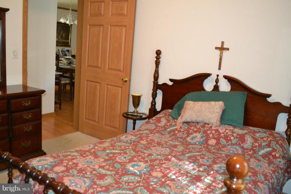 MEADOWS OF CHANTILLY - Residential