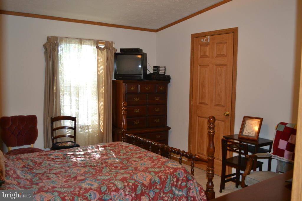 MEADOWS OF CHANTILLY - Residential