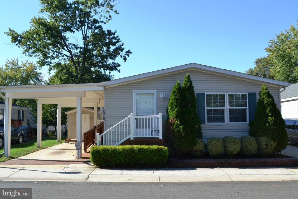 MEADOWS OF CHANTILLY - Residential