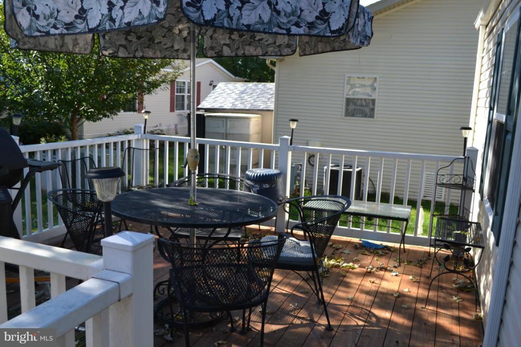 MEADOWS OF CHANTILLY - Residential