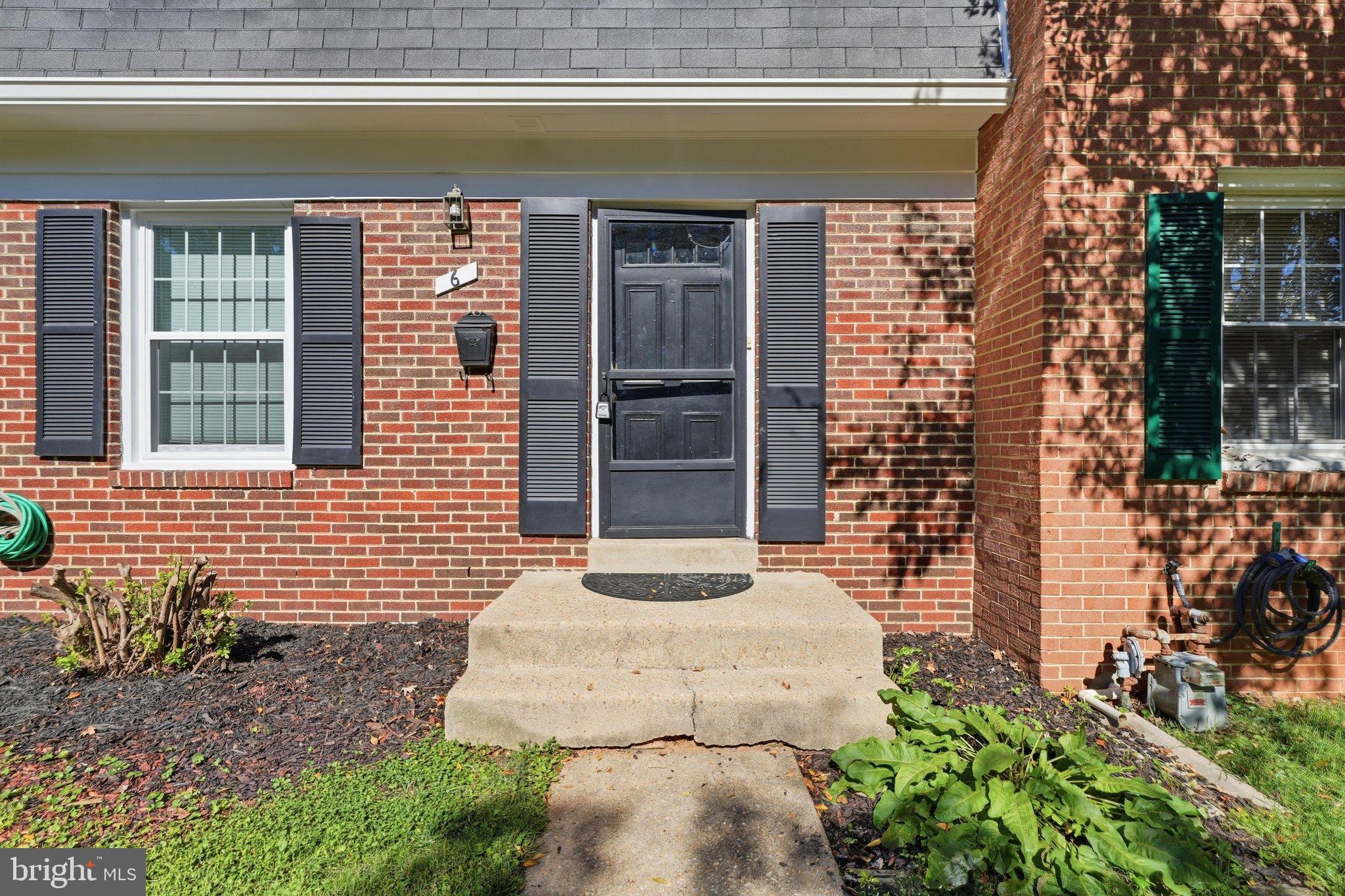 6 KIRKFIELD COURT