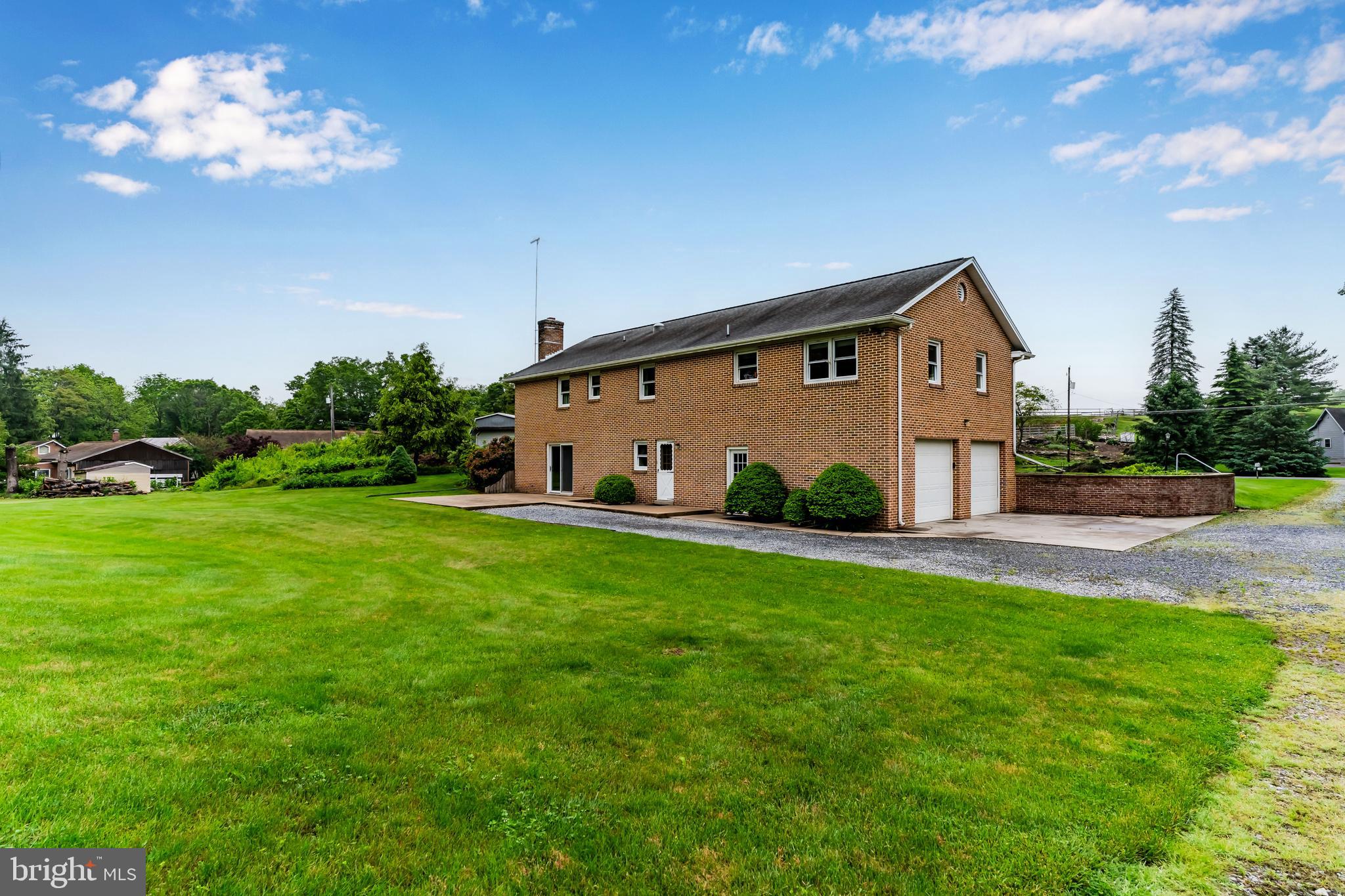 855 ALEXANDER SPRING ROAD