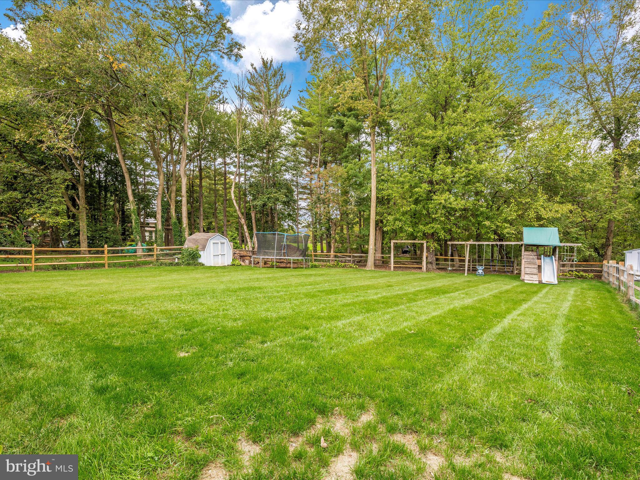 ROBIN MEADOWS - Residential