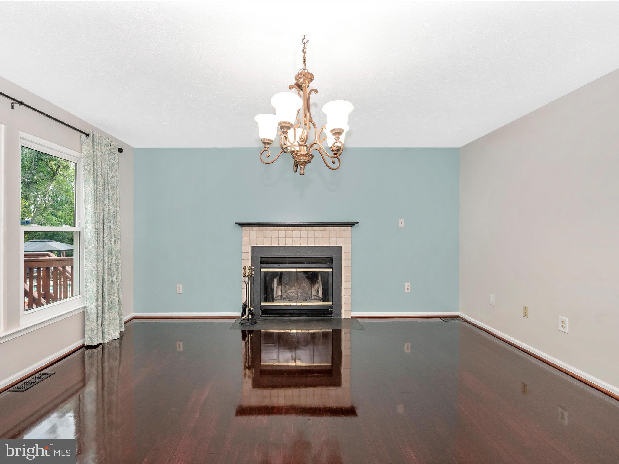 ROBIN MEADOWS - Residential