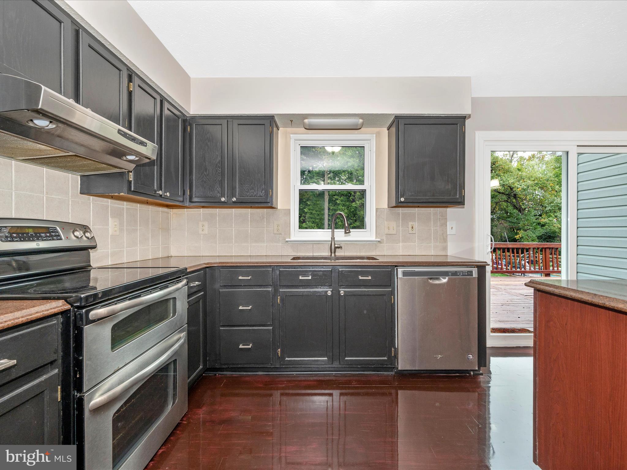 ROBIN MEADOWS - Residential