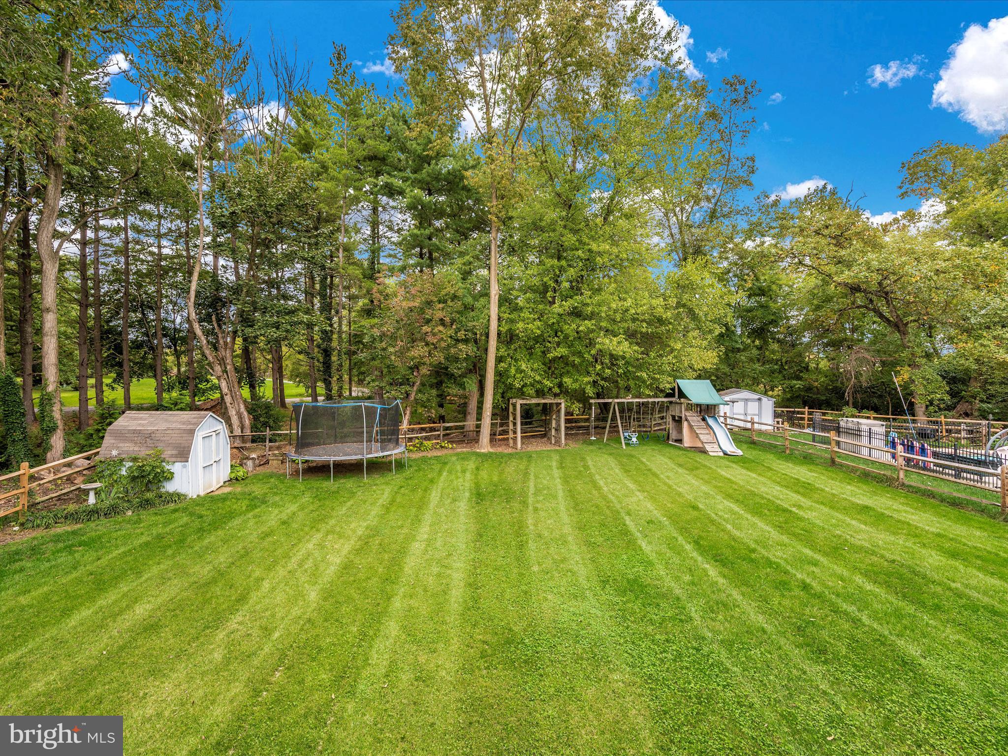 ROBIN MEADOWS - Residential