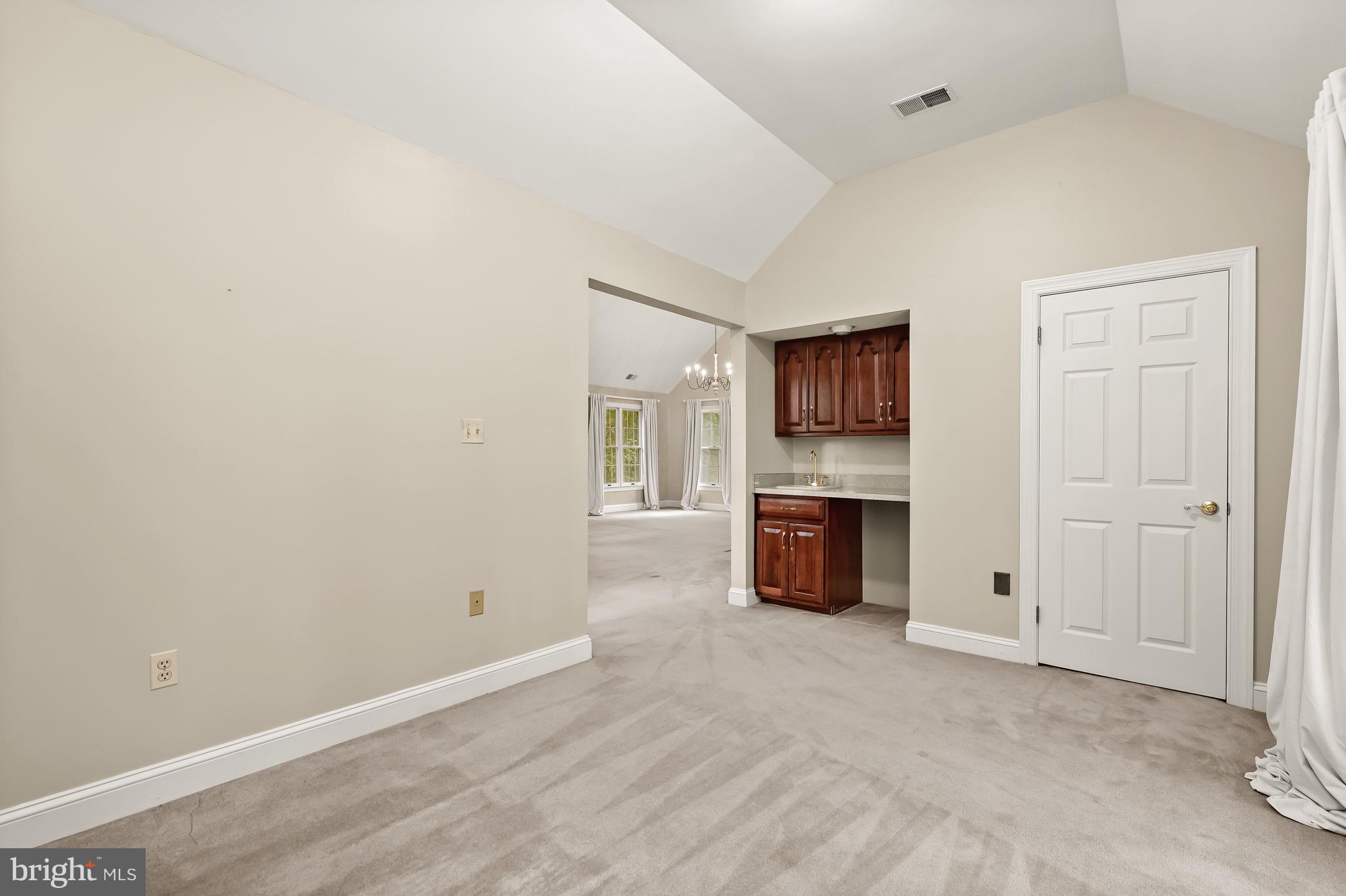 TWELVE HILLS - Residential