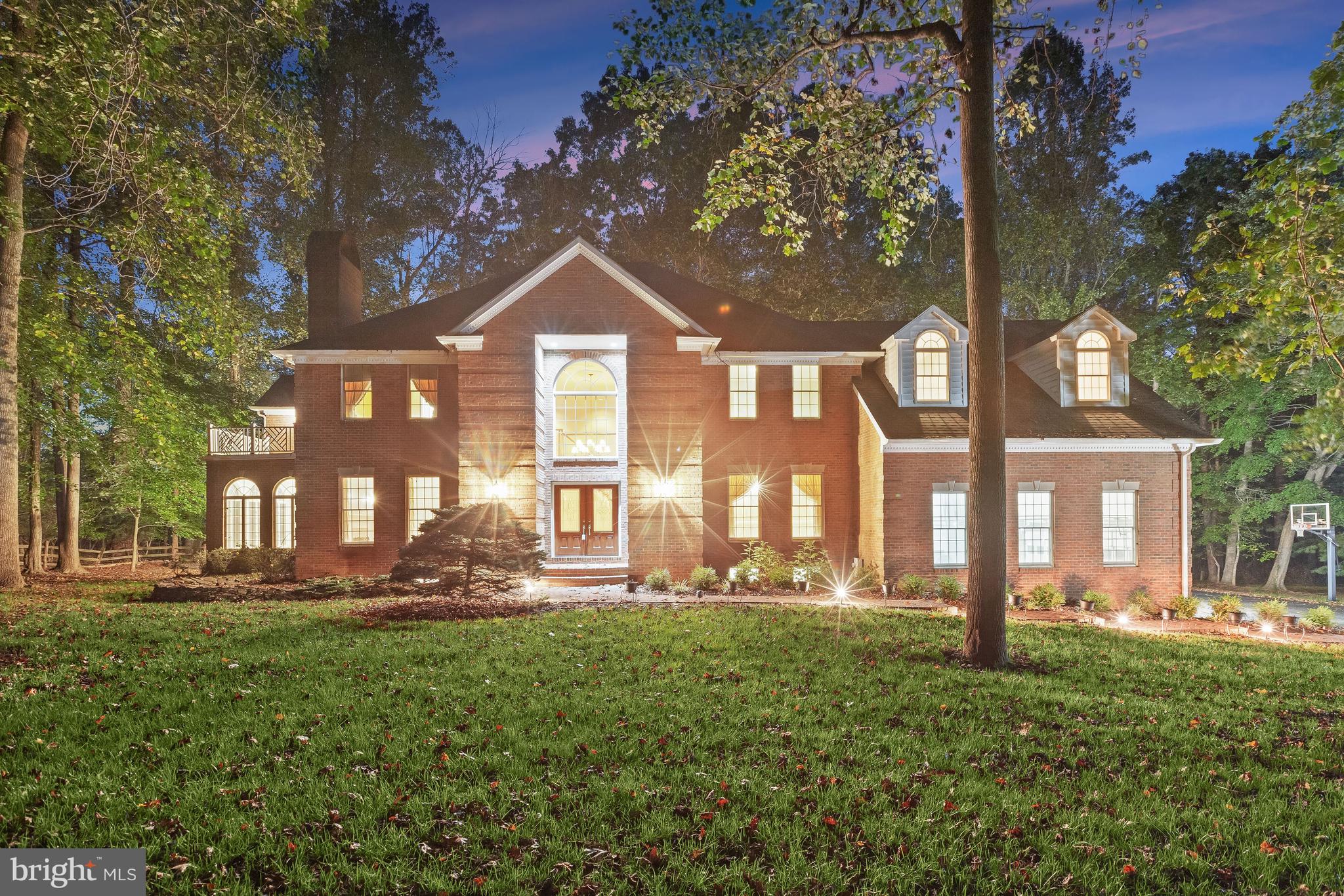 TWELVE HILLS - Residential